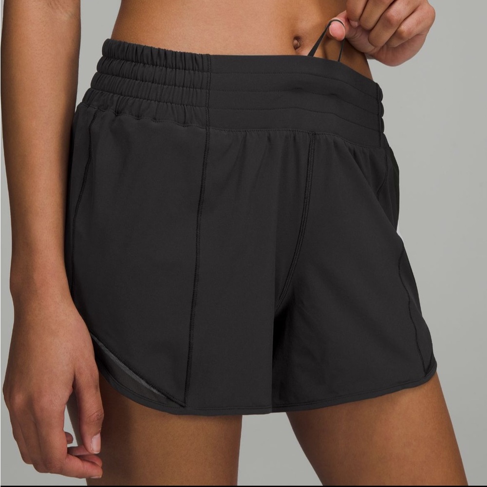 Lululemon Black Hottie Hot Short 4” - size 6